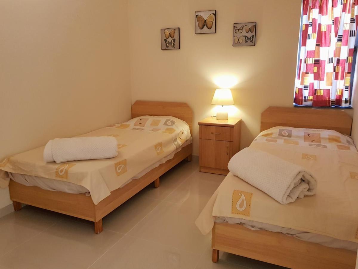 Charming Apartment-Wifi-Sleeps 5 Marsaskala Exteriör bild