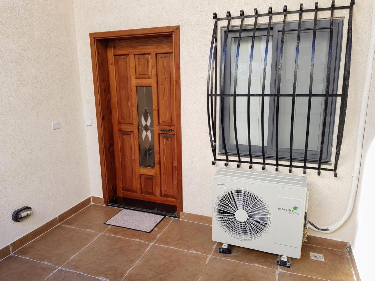 Charming Apartment-Wifi-Sleeps 5 Marsaskala Exteriör bild